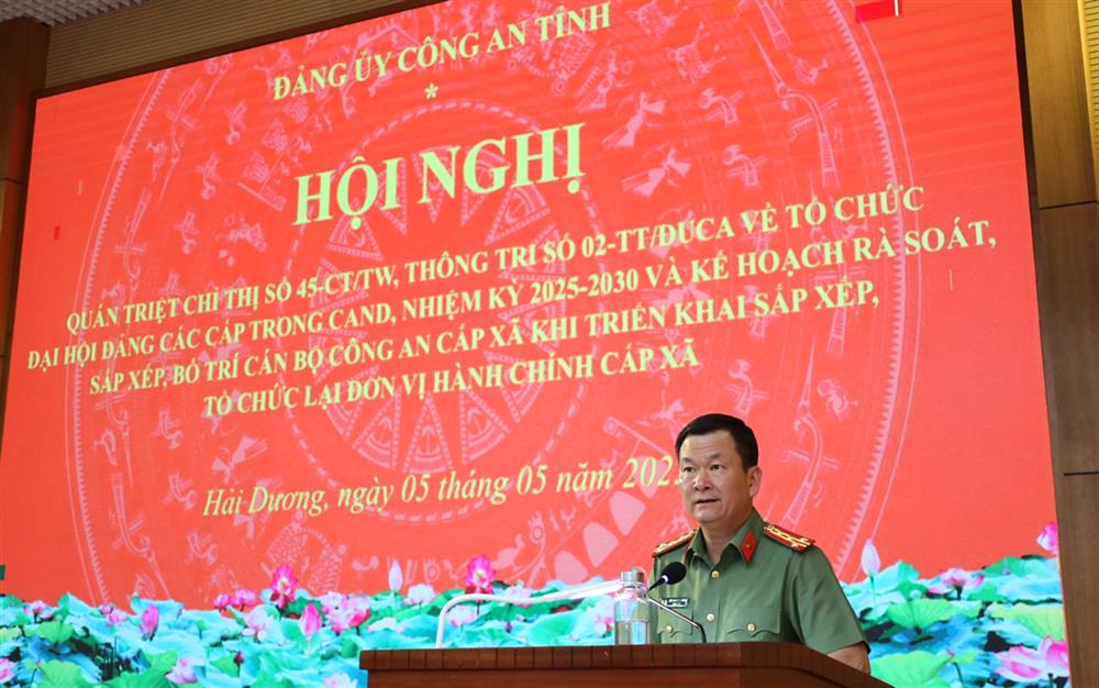 Đại tá Bùi Quang Bình, Giám đốc Công an tỉnh phát biểu chỉ đạo tại Hội nghị.