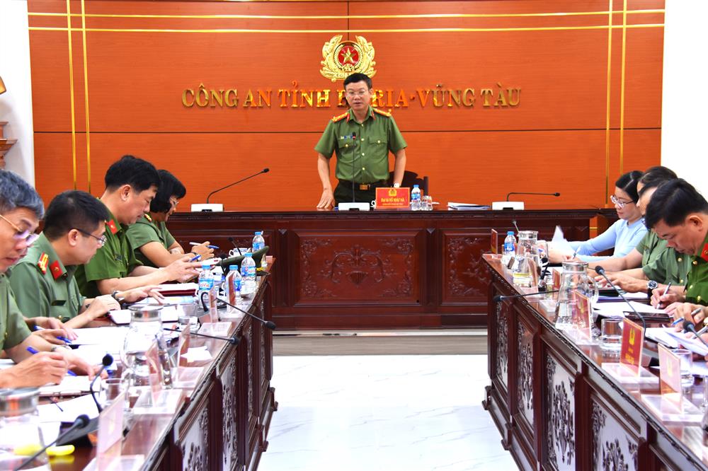 Đại tá Vũ Như Hà phát biểu kết luận hội nghị.