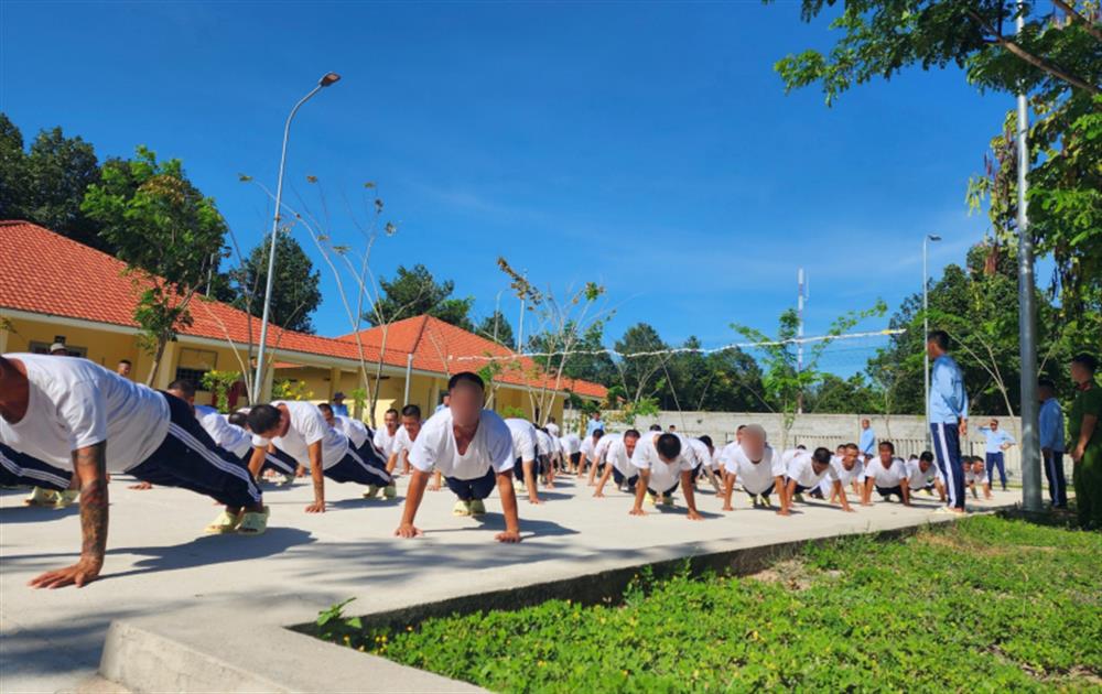 Các học viên rèn luyện thể dục thể thao trong giai đoạn cắt cơn giải độc.
