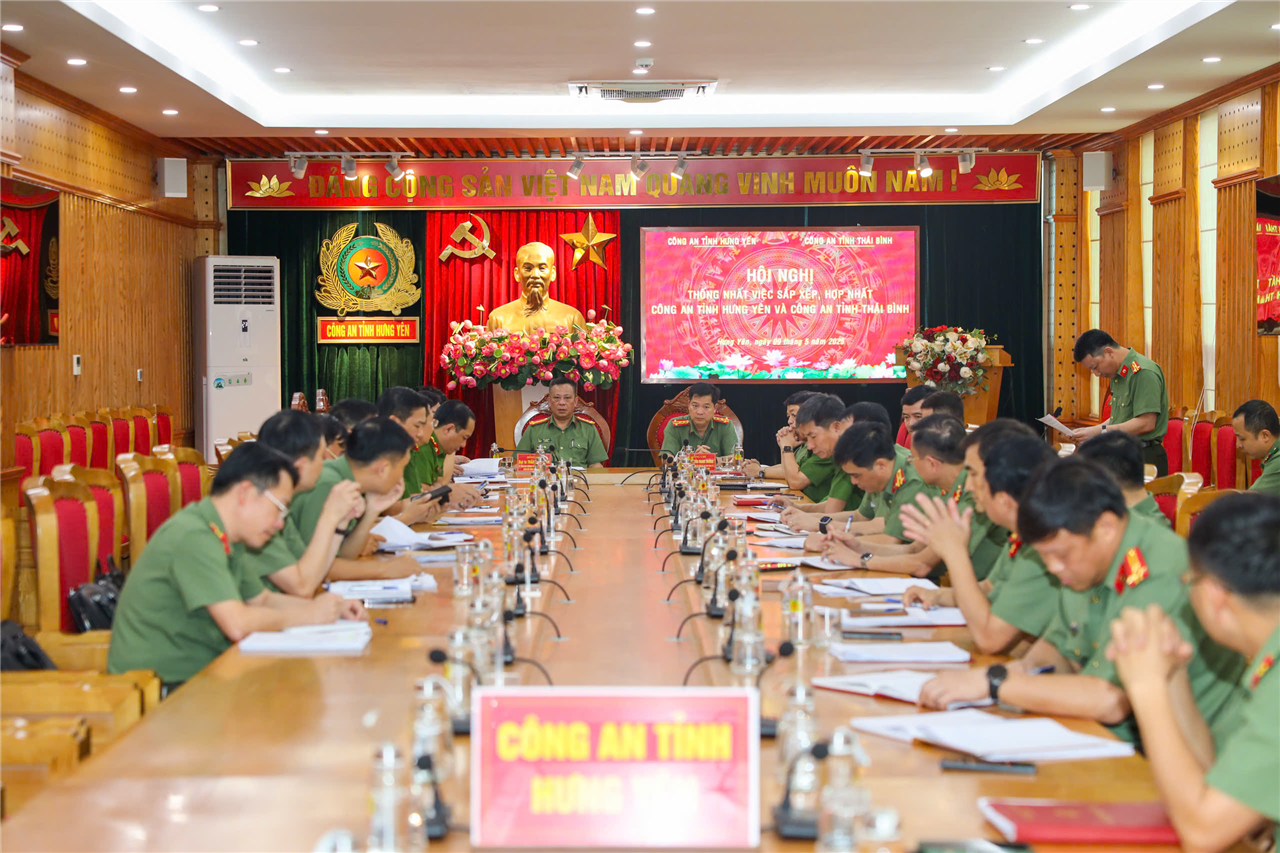 Toàn cảnh hội nghị.