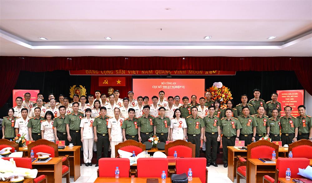 Các đại biểu dự Hội nghị.