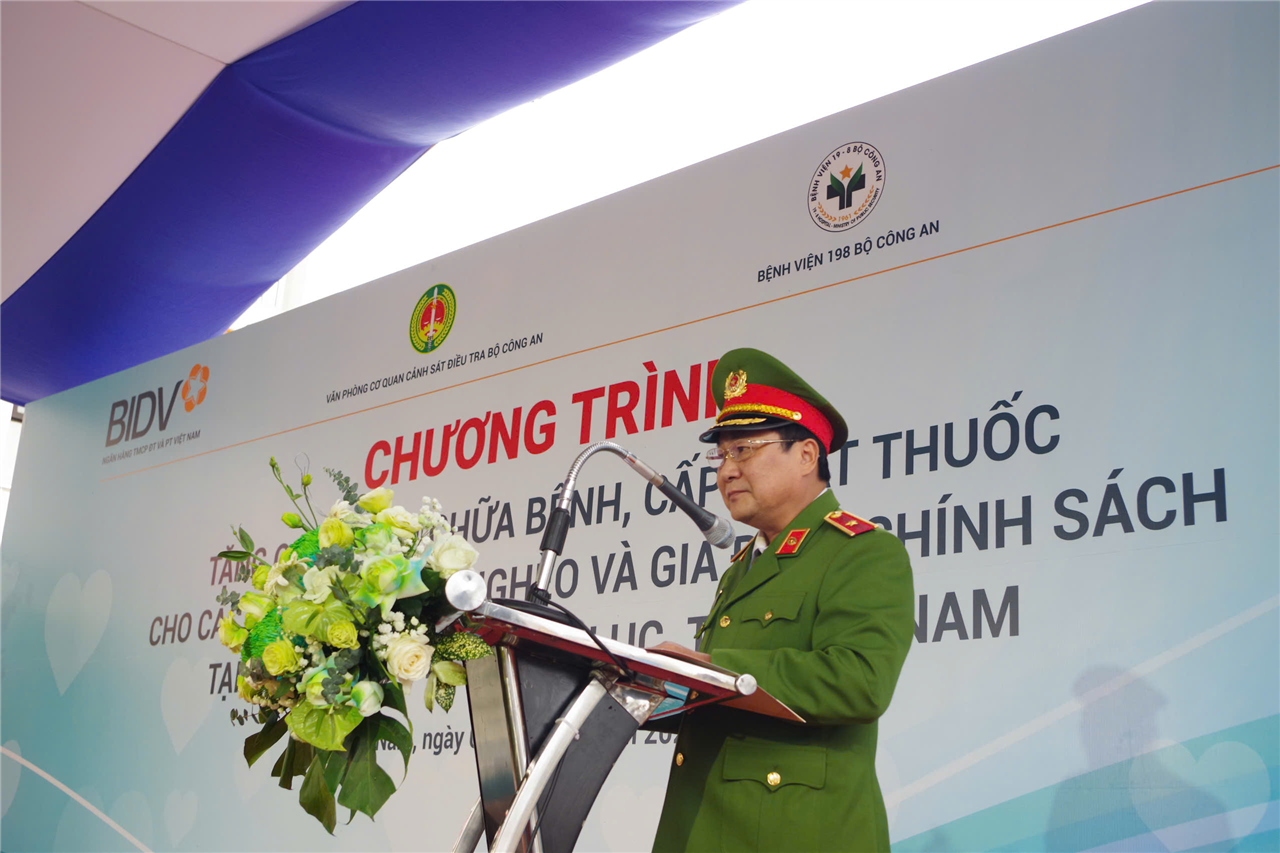 Thiếu tướng Lưu Thành Tín, Ủy viên BTV Đảng ủy, Phó Chánh Văn phòng Cơ quan CSĐT Bộ Công An phát biểu tại Chương trình.
