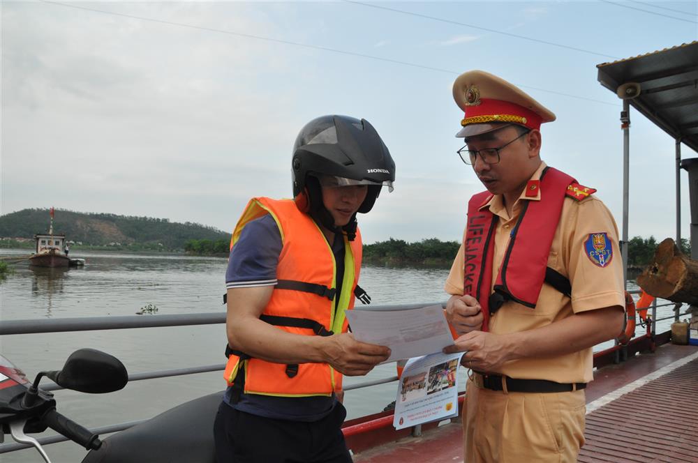 Lực lượng Công an tăng cường bảo đảm an toàn giao thông đường thủy nội địa dịp nghỉ lễ 30/4 và 1/5
