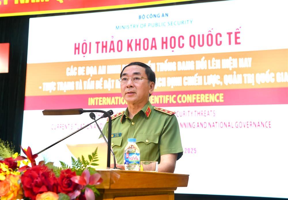 Thứ trưởng Trần Quốc Tỏ phát biểu tổng kết Hội thảo.