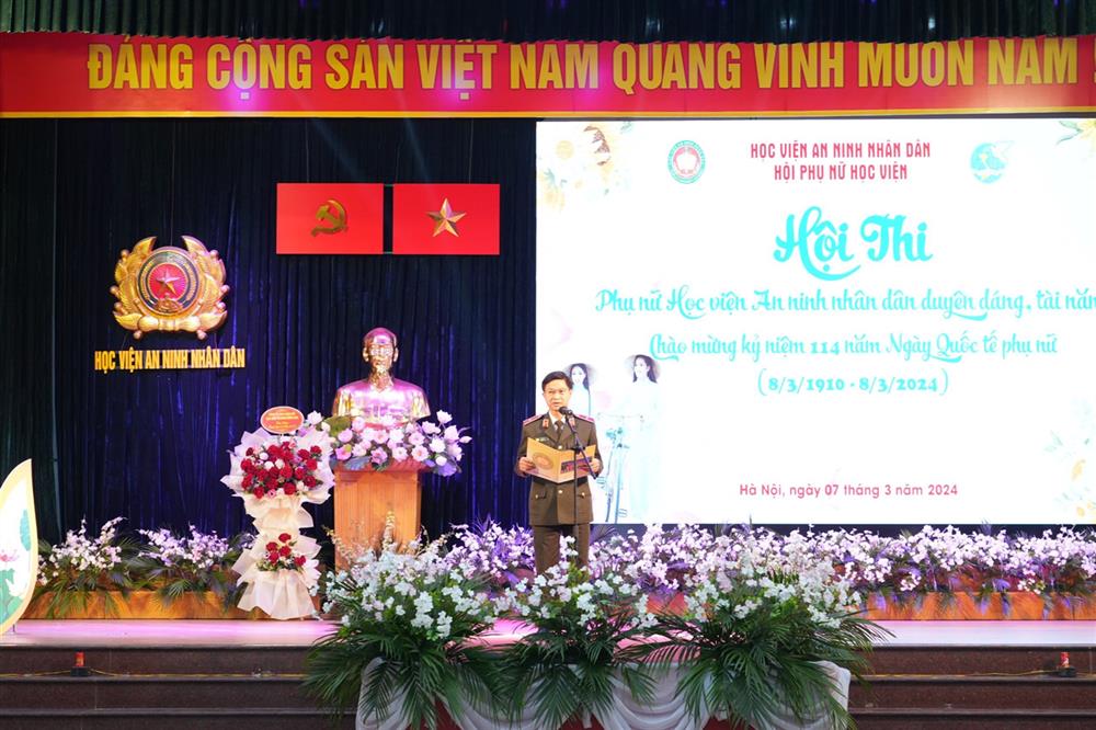 Thiếu tướng PGS, TS Trần Anh Vũ, Phó Giám đốc Học viện ANND, Trưởng ban tổ chức Hội thi phát biểu khai mạc Hội thi.