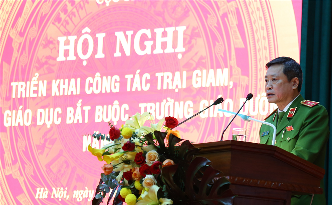 Trung tướng Lê Minh Hùng, Cục trưởng Cục Cảnh sát QLTG, CSGDBB và TGD phát biểu tại Hội nghị.