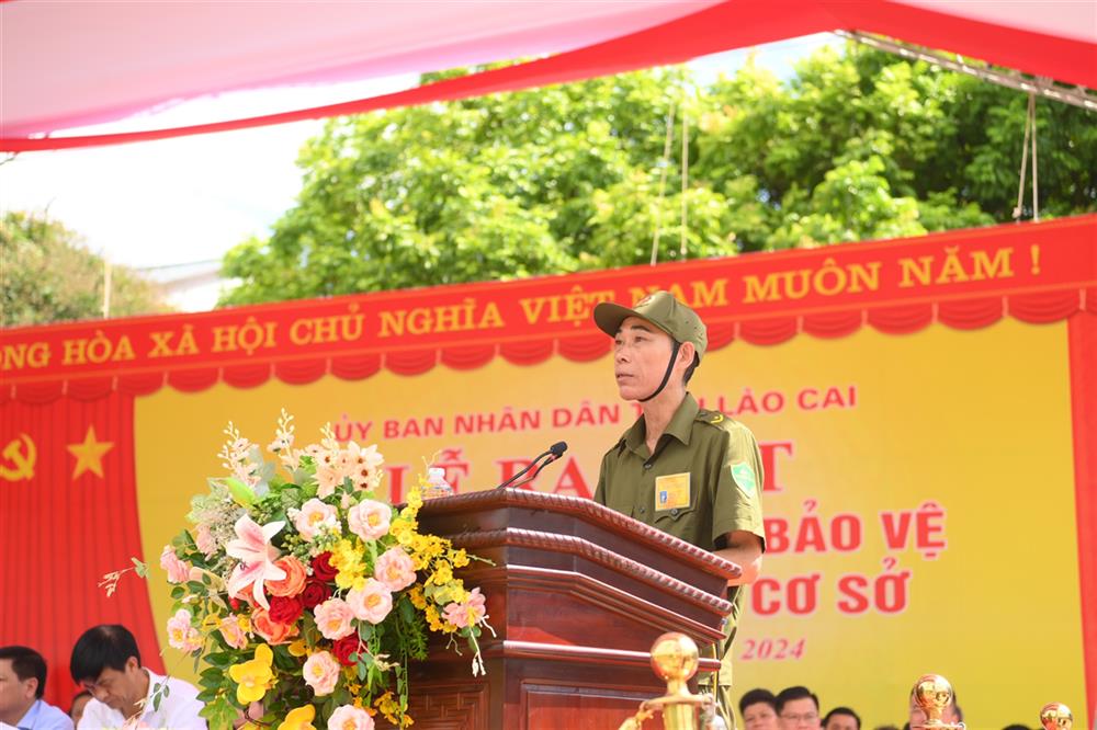 Đại diện lực lượng tham gia bảo vệ ANTT ở cơ sở huyện Bát Xát phát biểu tại buổi Lễ.