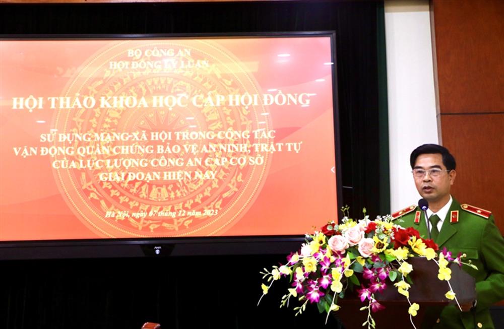 Thiếu tướng, PGS.TS Lê Hoài Nam, Hiệu trưởng Trường Cao đẳng CSND I, Trưởng Ban Tổ chức Hội thảo phát biểu tại Hội thảo.