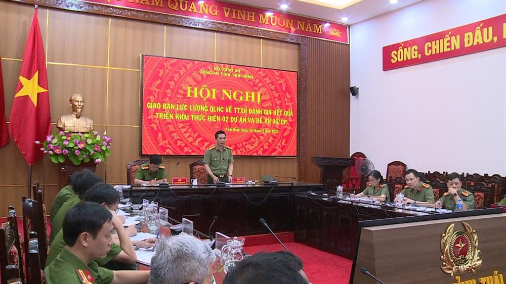 Thượng tá Trần Văn Phúc, Giám đốc Công an tỉnh Thái Bình phát động thi đua thực hiện cao điểm “phủ kín” Căn cước công dân cho người dân trên địa bàn toàn tỉnh và người dân Thái Bình trên toàn quốc.