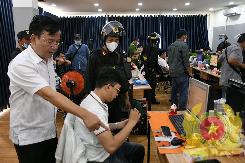Đại tá Nguyễn Văn Lộc, Phó Giám đốc Công an tỉnh Tiền Giang, Trưởng ban chuyên án chỉ đạo lực lượng làm nhiệm vụ.