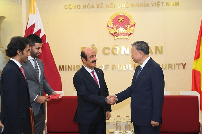 Tô Lâm đã tiếp Đại sứ Qatar và tạo ra sự hiểu biết cho quan hệ Việt Nam - Qatar. Đây là sự quan tâm to lớn của chính quyền đối với quan hệ này và những tiến bộ đang được đạt được là đáng khích lệ. Hãy xem hình ảnh liên quan để khám phá thêm về quan hệ quan trọng này của Việt Nam!
