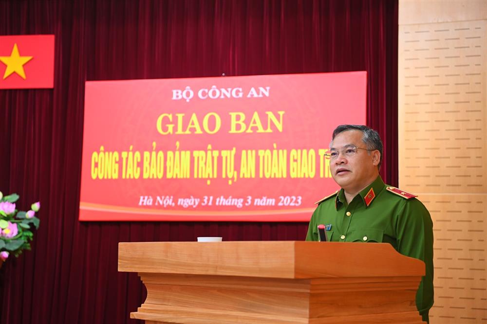 Thứ trưởng Nguyễn Văn Long phát biểu chỉ đạo tại Hội nghị.