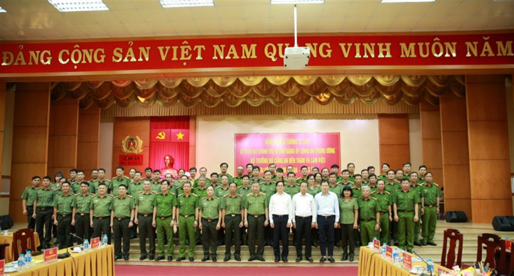 Bộ trưởng Tô Lâm cùng các đại biểu dự buổi làm việc tại Công an tỉnh Bà Rịa - Vũng Tàu.