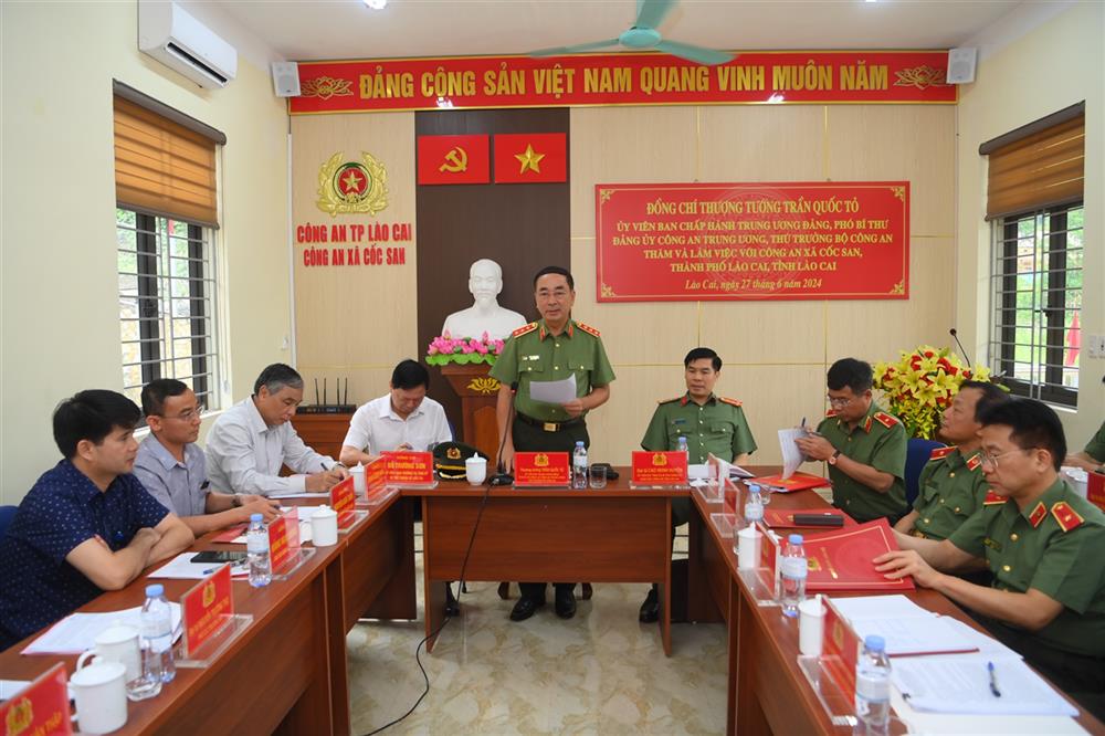 Thứ trưởng Trần Quốc Tỏ phát biểu chỉ đạo tại buổi làm việc với Công an xã Cốc San, tỉnh Lào Cai.