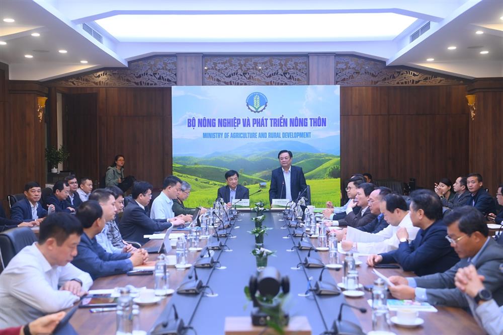 Bộ trưởng Bộ Nông nghiệp và Phát triển nông thôn Lê Minh Hoan phát biểu tại buổi làm việc.