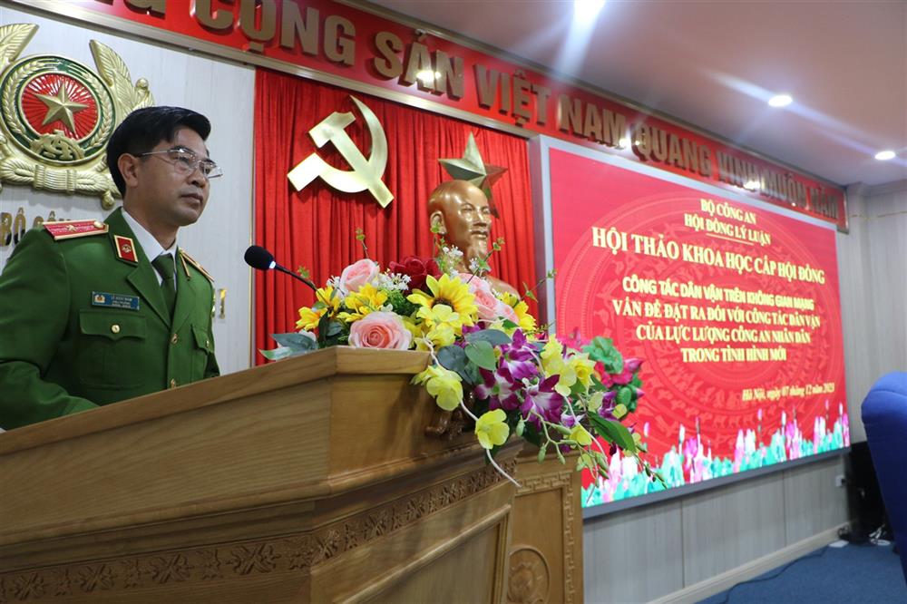 Thiếu tướng, PGS.TS Lê Hoài Nam, Hiệu trưởng Trường Cao đẳng Cảnh sát nhân dân I, Trưởng Ban tổ chức Hội thảo phát biểu.