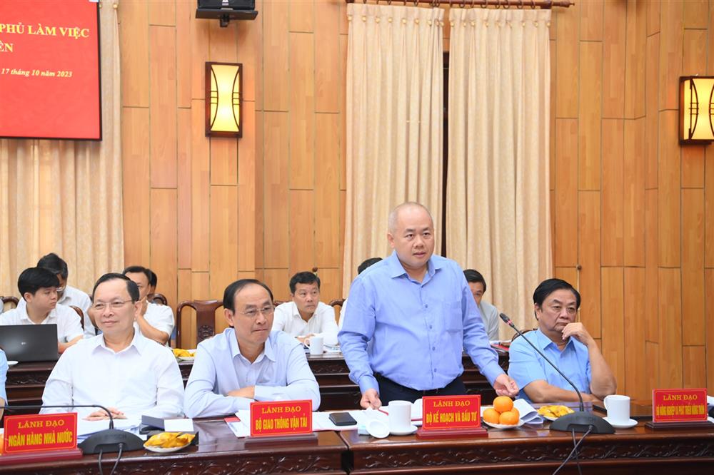 Lãnh đạo các Bộ, ngành Trung ương phát biểu tại buổi làm việc.