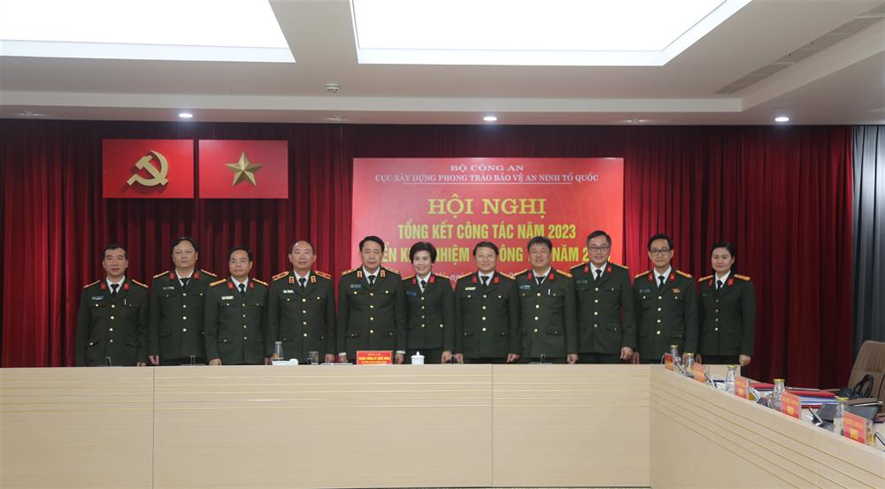 Thứ trưởng Lê Quốc Hùng và các đại biểu dự Hội nghị.