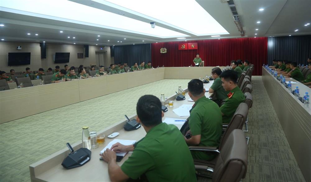 Toàn cảnh cuộc họp.