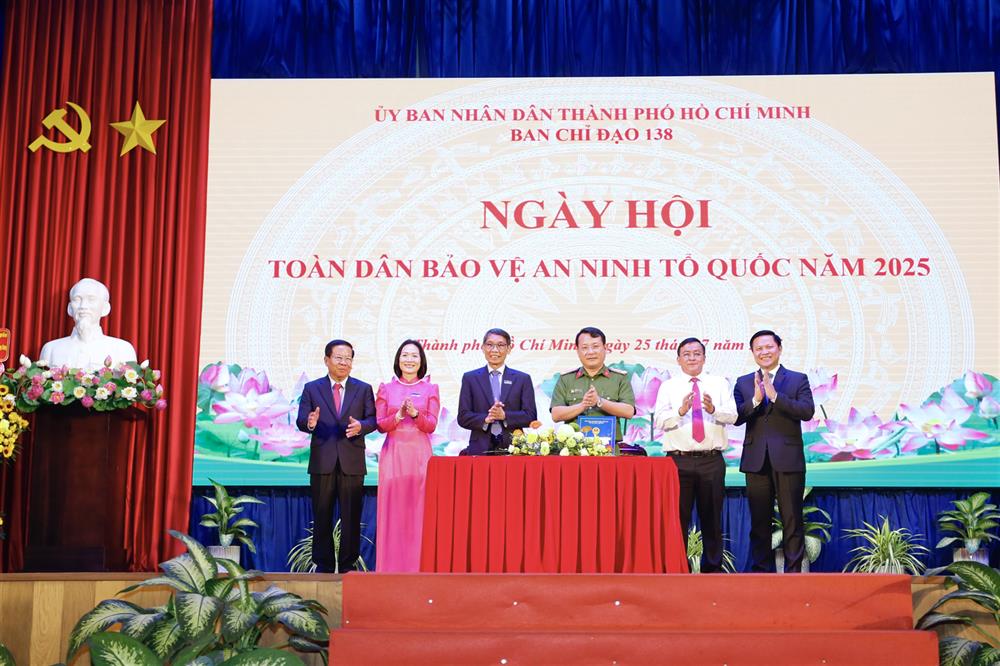 Ký kết kế hoạch phối hợp thực hiện mô hình “Nhà trường đảm bảo An ninh trật tự” giữa Công an phường Đông Hòa và Trường Cao đẳng Công nghệ cao Đồng An.