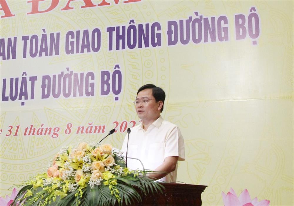 Bí thư Tỉnh ủy, Trưởng Đoàn ĐBQH tỉnh Bắc Ninh Nguyễn Anh Tuấn phát biểu chào mừng buổi Tọa đàm.