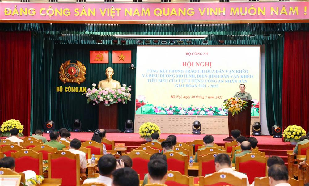 Toàn cảnh Hội nghị.