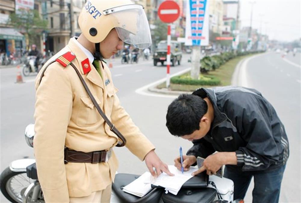 Quy định về các biểu mẫu sử dụng để xử phạt vi phạm hành chính thuộc thẩm quyền của Công an nhân dân.