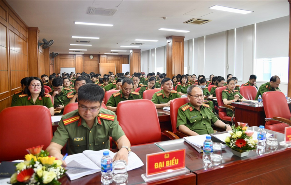 Toàn cảnh Hội nghị.