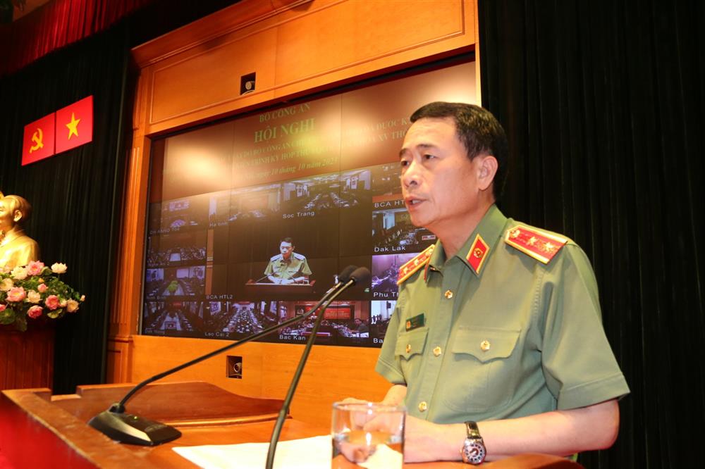 Trung tướng Lê Quốc Hùng, Ủy viên Trung ương Đảng, Thứ trưởng Bộ Công an phát biểu chỉ đạo tại Hội nghị.