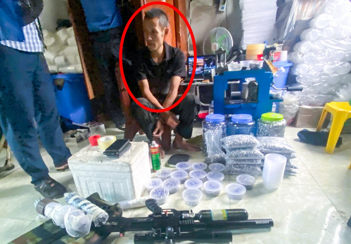 Doi tuong Tran Van Nam cung tang vat.jpg