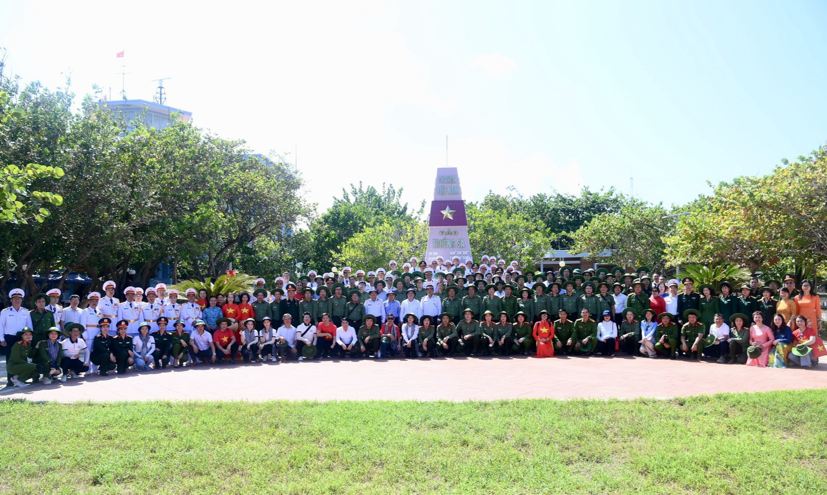 b22fef8c-1ae5-4fe1-9b26-1072e8dbcd50.jpg