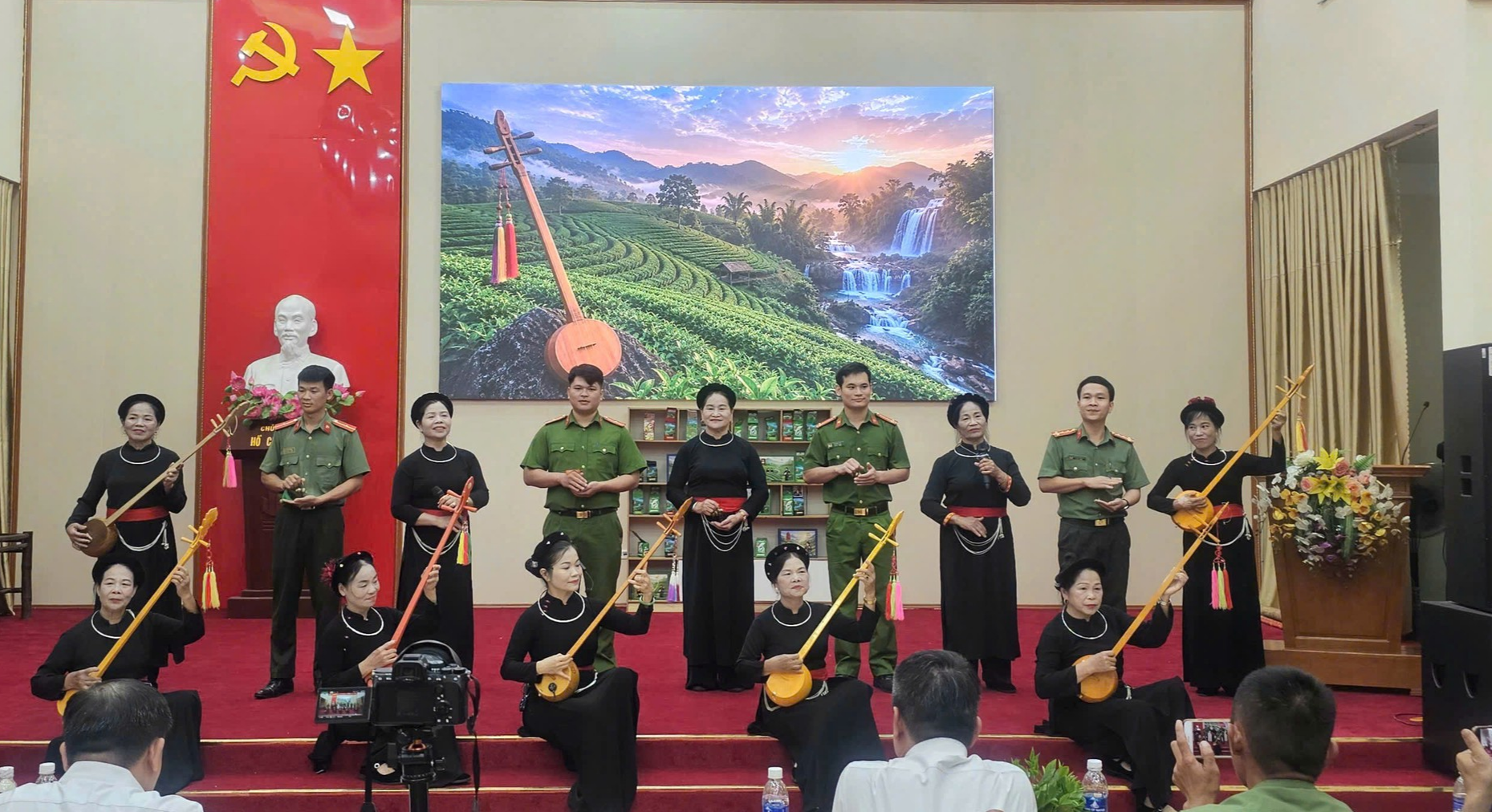 Công an xã Đức Lương giao lưu văn hóa 2.jpg