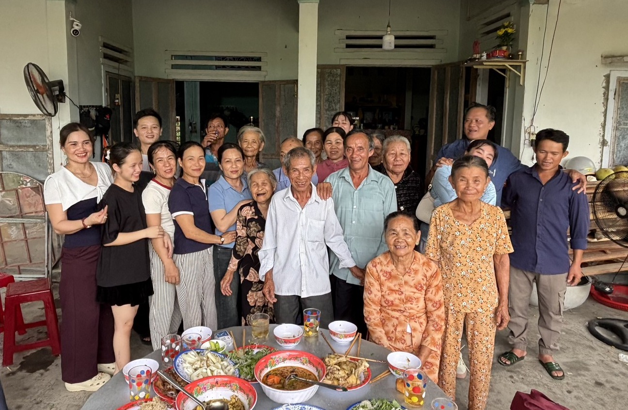photo-library-20260915072738-20600daf-f901-41f8-90f4-e6a65b8b6939-ong-le-van-dung-oan-tu-gia-inh-vao-ngay-2-9-tai-quang-nam.jpg