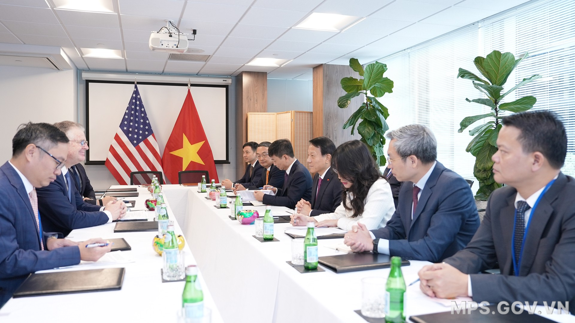 007 BT LUONG TAM QUANG TIEP TAP DOAN ASIA GROUP.jpg