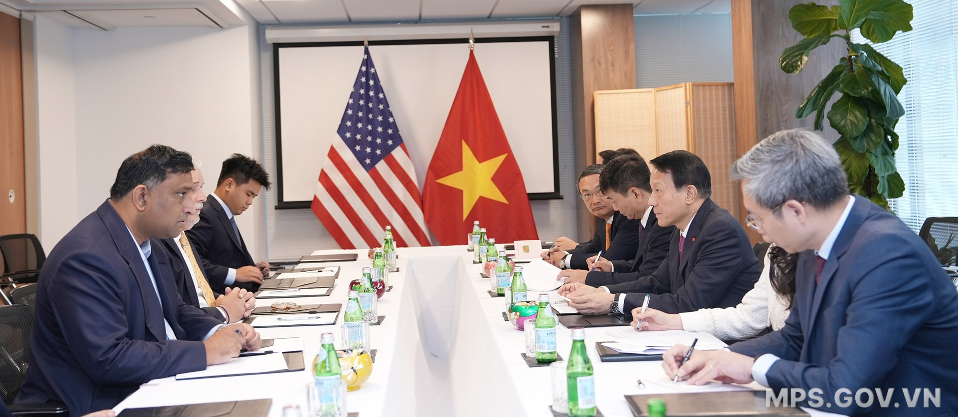 006 BT LUONG TAM QUANG TIEP QUY CANTOR FIZGERALD.jpg