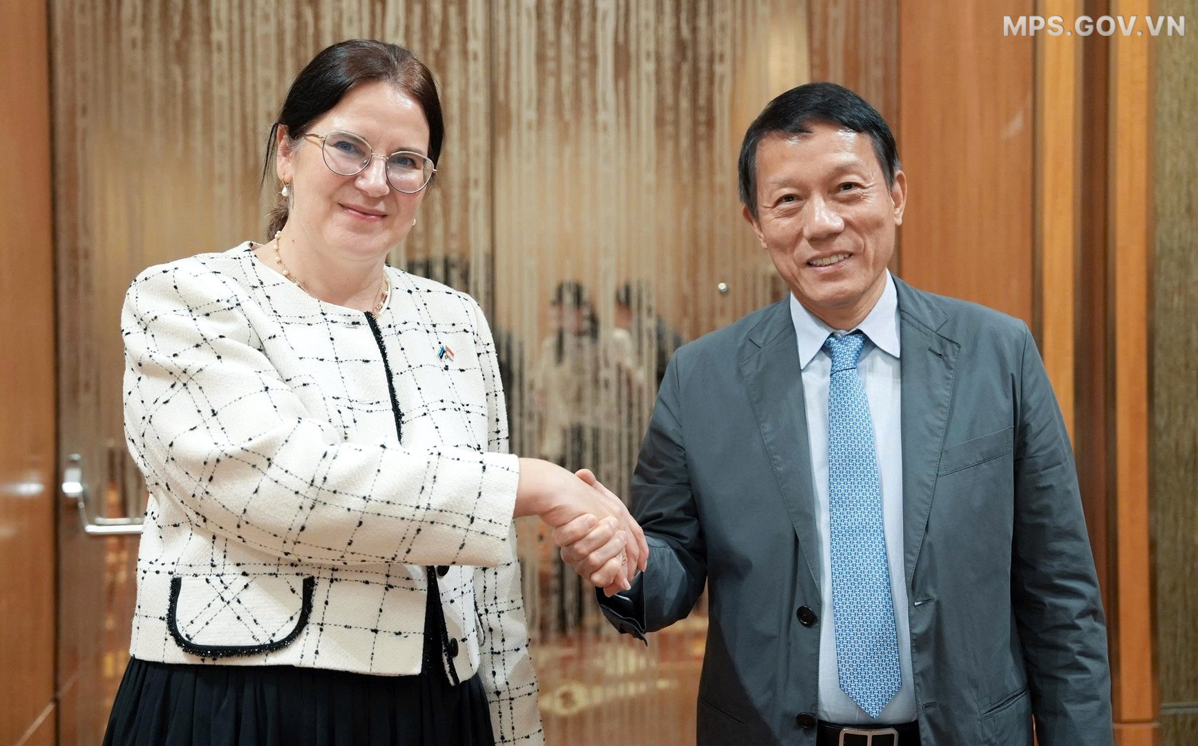 2aOboR5S3FcAYtp7hUGX8oRANKOIEUUsxjzrRDLU.jpg