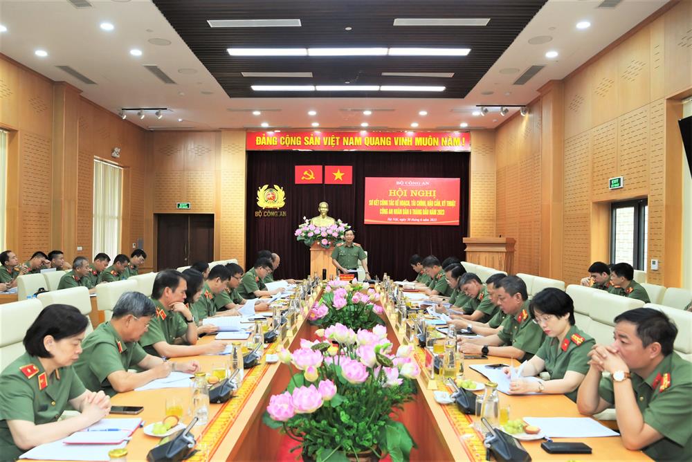 Thứ trưởng Lê Văn Tuyến chủ trì Hội nghị.