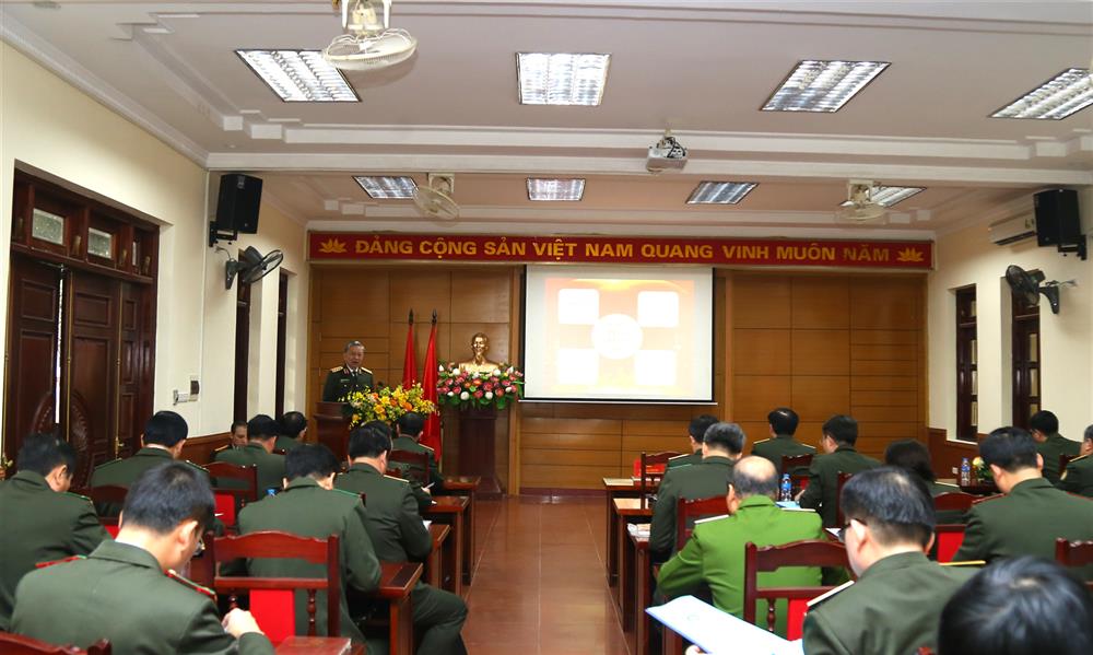 Bộ trưởng Tô Lâm giảng bài tại Lớp bồi dưỡng.