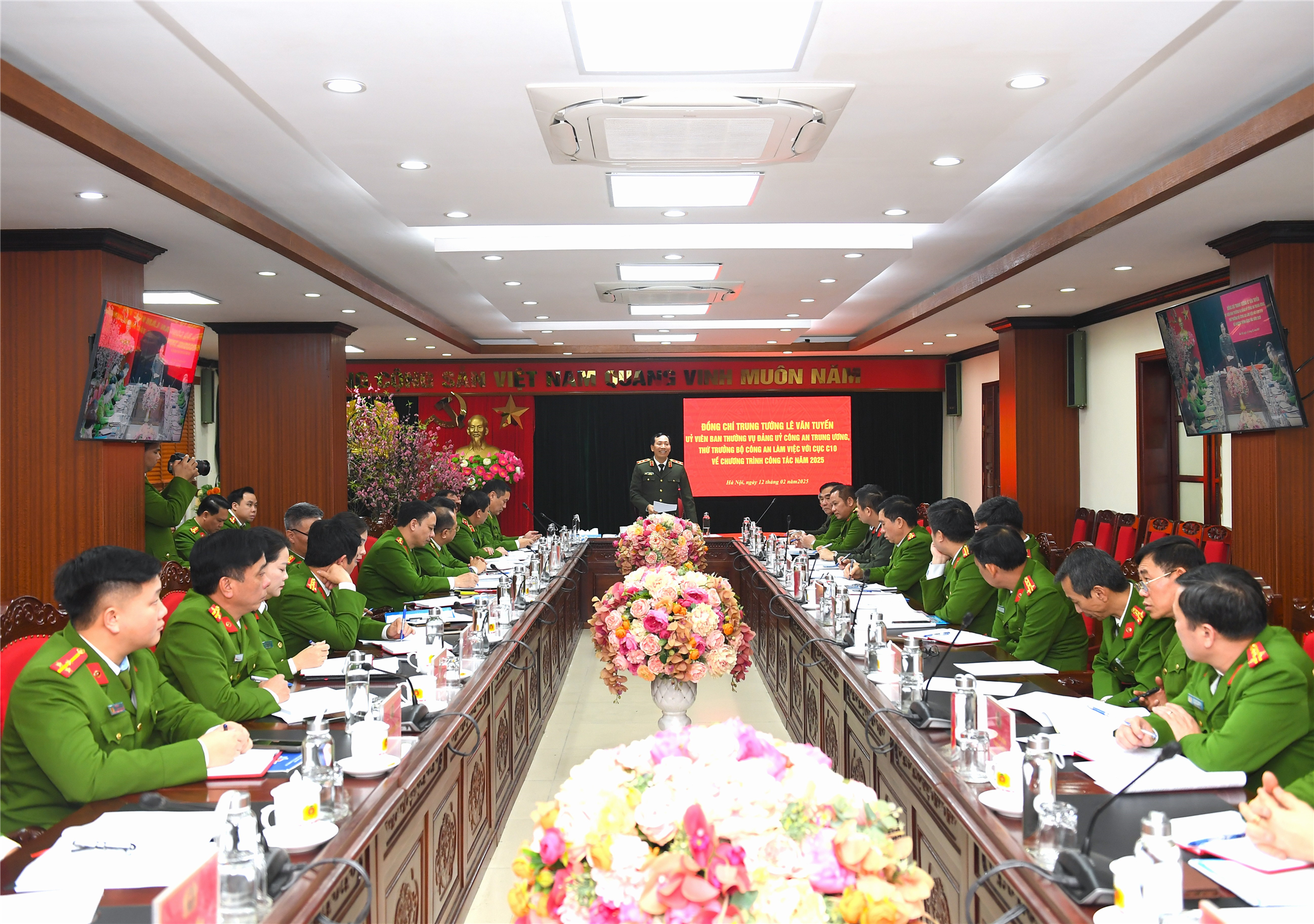 Thứ trưởng Lê Văn Tuyến chủ trì buổi làm việc.