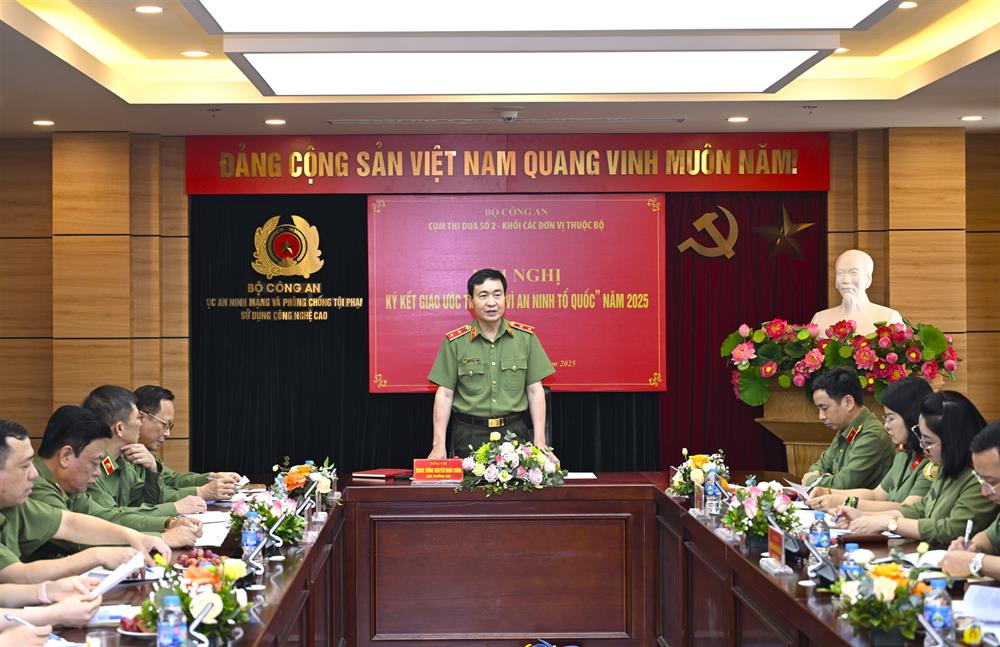 Trung tướng Nguyễn Minh Chính phát biểu tại Hội nghị.