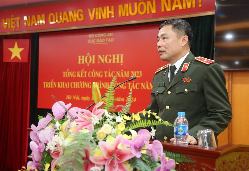 Thiếu tướng Đỗ Anh Tuấn, Cục trưởng Cục Đào tạo phát biểu tại Hội nghị.