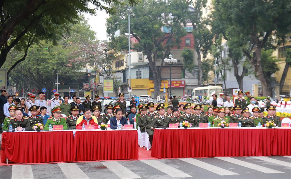 Các đại biểu dự buổi Lễ.