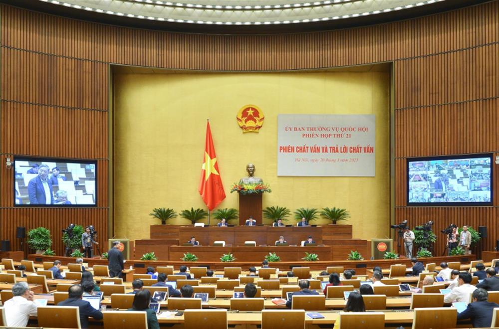 Toàn cảnh phiên chất vấn.