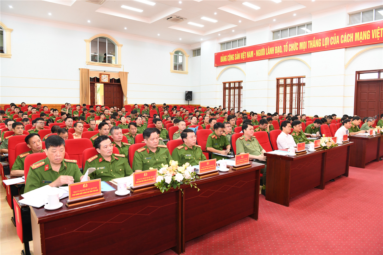 Toàn cảnh Hội nghị.