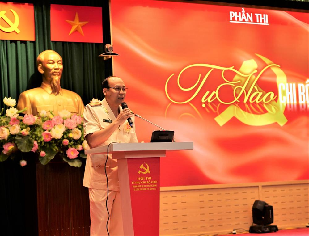 Trong đó phần thi “Bản lĩnh Bí thư chi bộ” bao gồm thi trắc nghiệm và thi thuyết trình, trả lời câu hỏi của Ban Giám khảo.