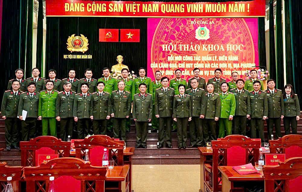 Các đại biểu tham dự Hội thảo.