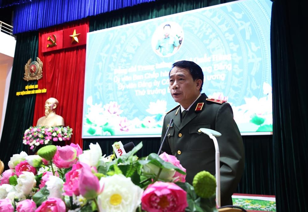 Thứ trưởng Lê Quốc Hùng phát biểu tại Hội thảo.