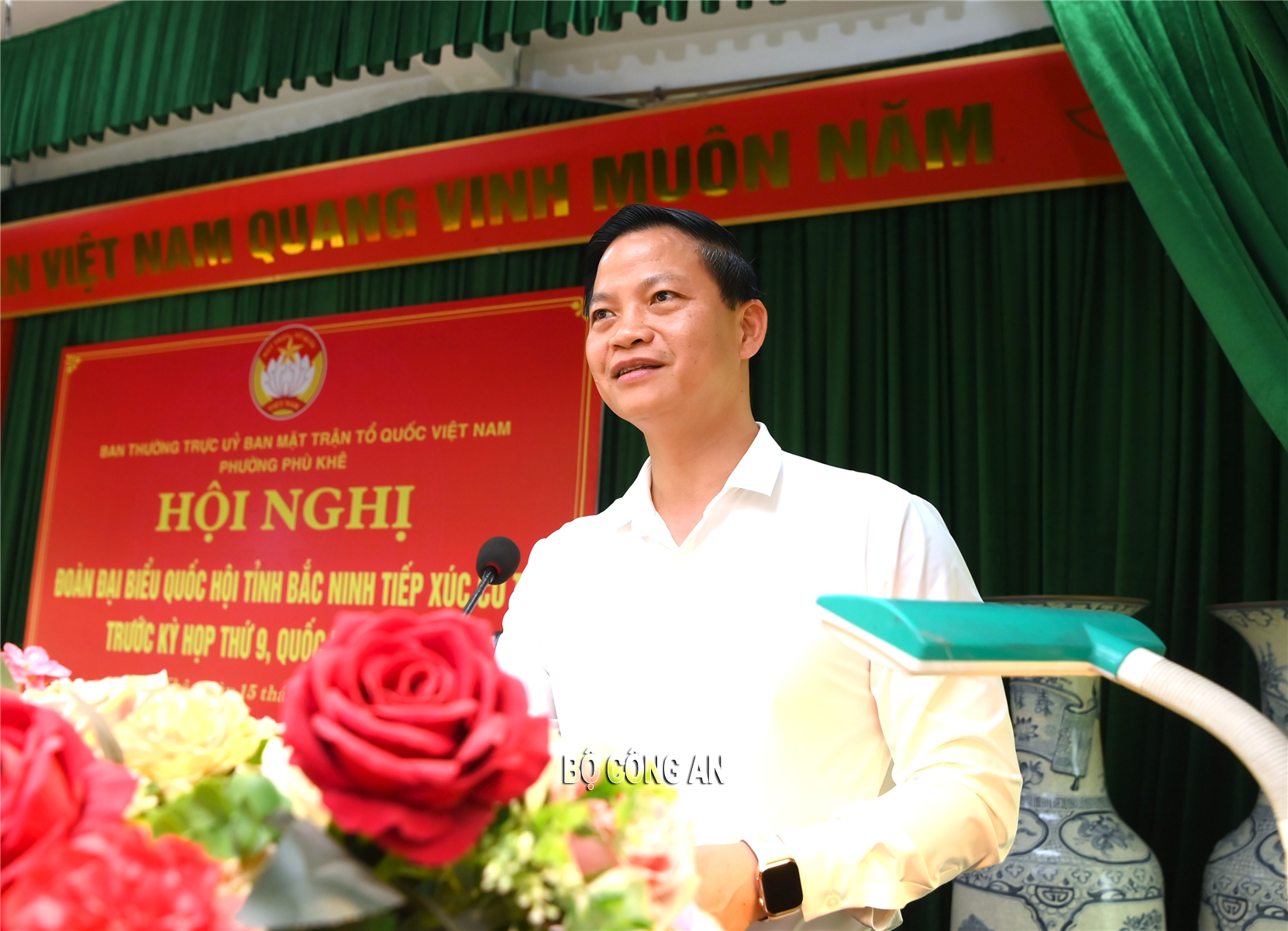 Đồng chí Vương Quốc Tuấn, Chủ tịch Ủy ban nhân dân tỉnh Bắc Ninh phát biểu tại Hội nghị.