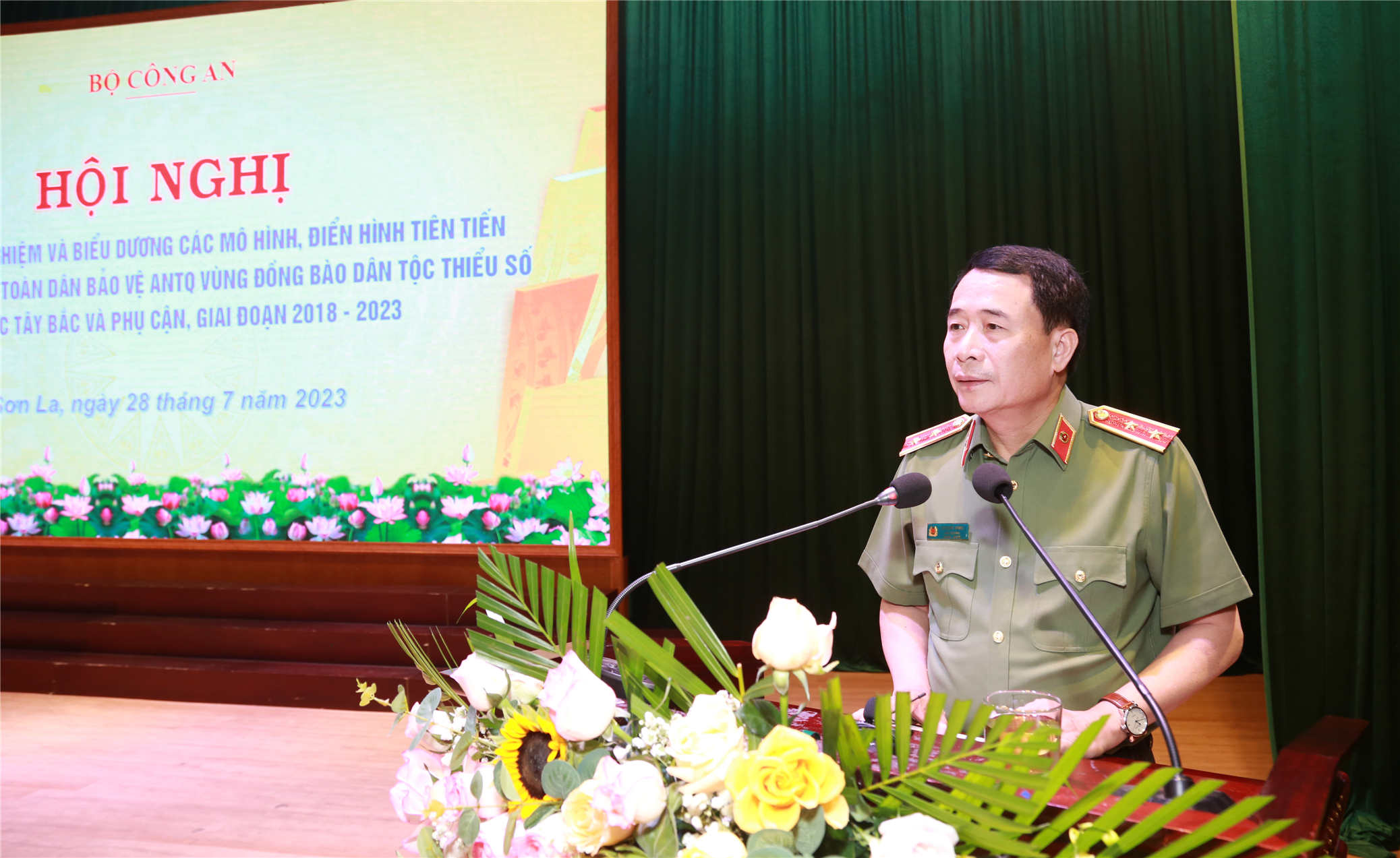 Thứ trưởng Lê Quốc Hùng phát biểu tại Hội nghị.