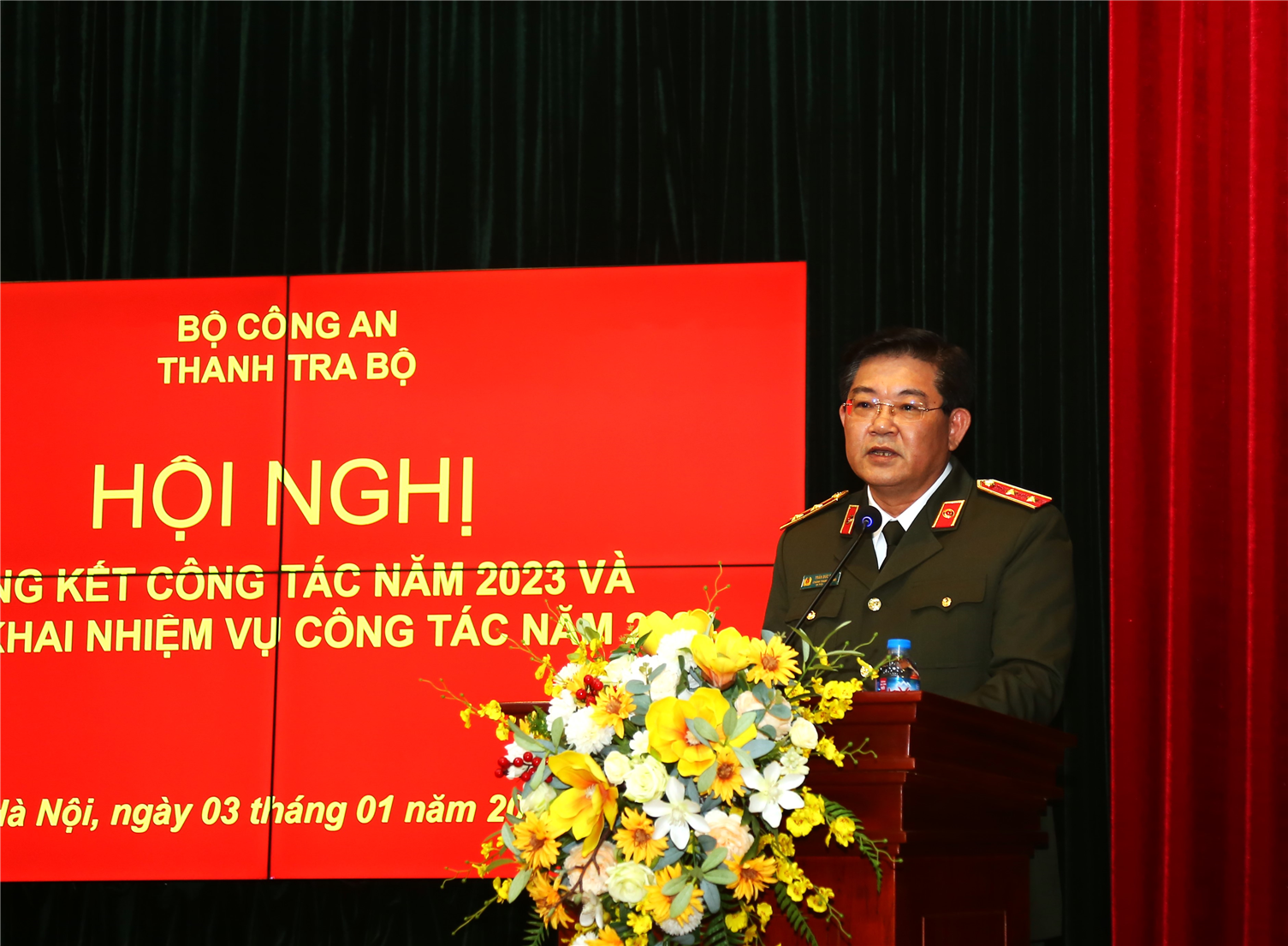 Trung tướng Trần Đức Tuấn, Chánh Thanh tra Bộ chủ trì Hội nghị.